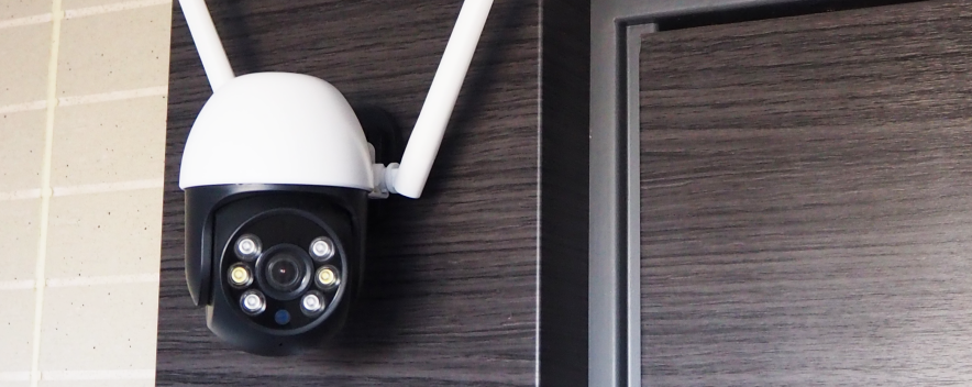 玄関に設置した屋外カメラの写真